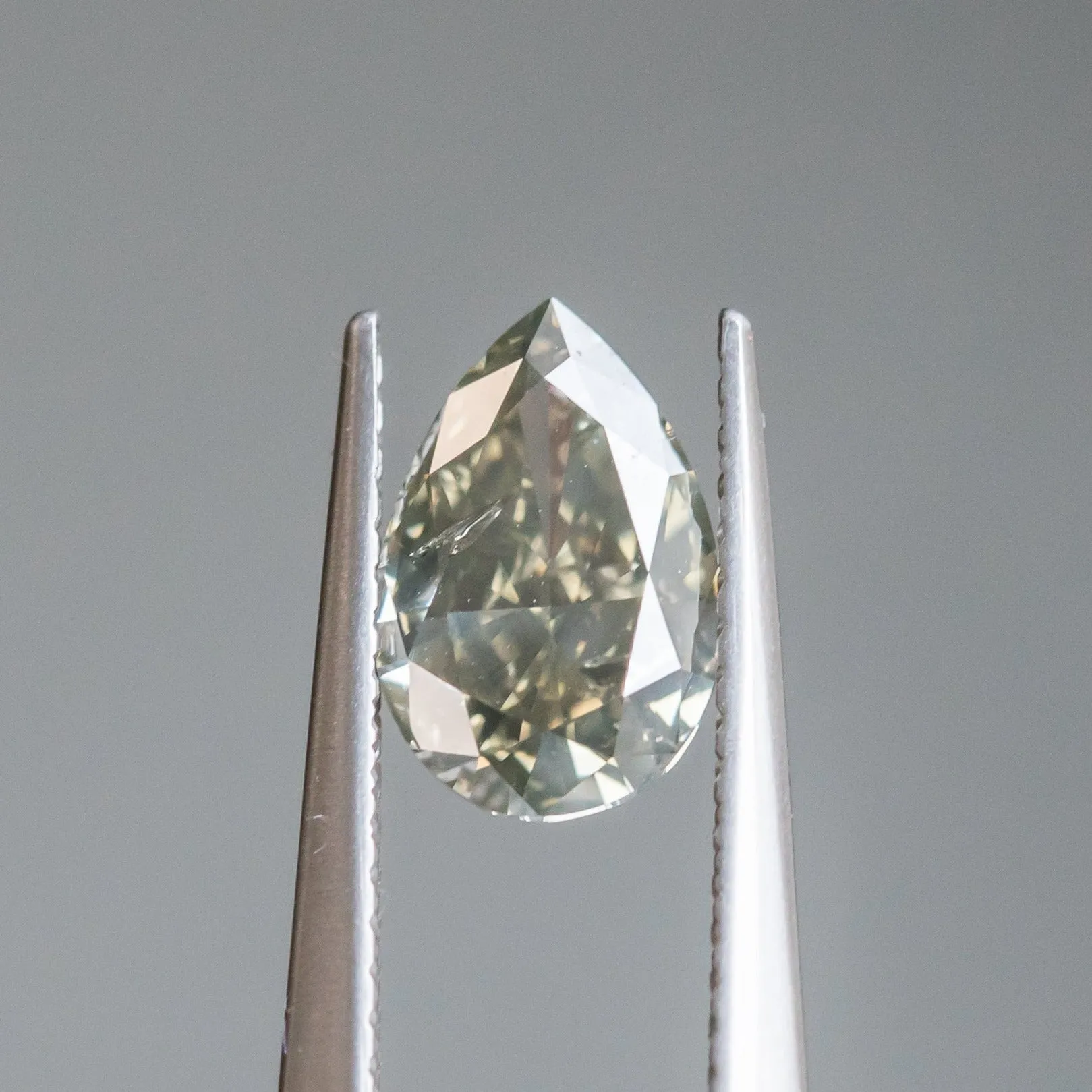 1.63CT PEAR DIAMOND, GREY, 9.32X6.13X3.77MM