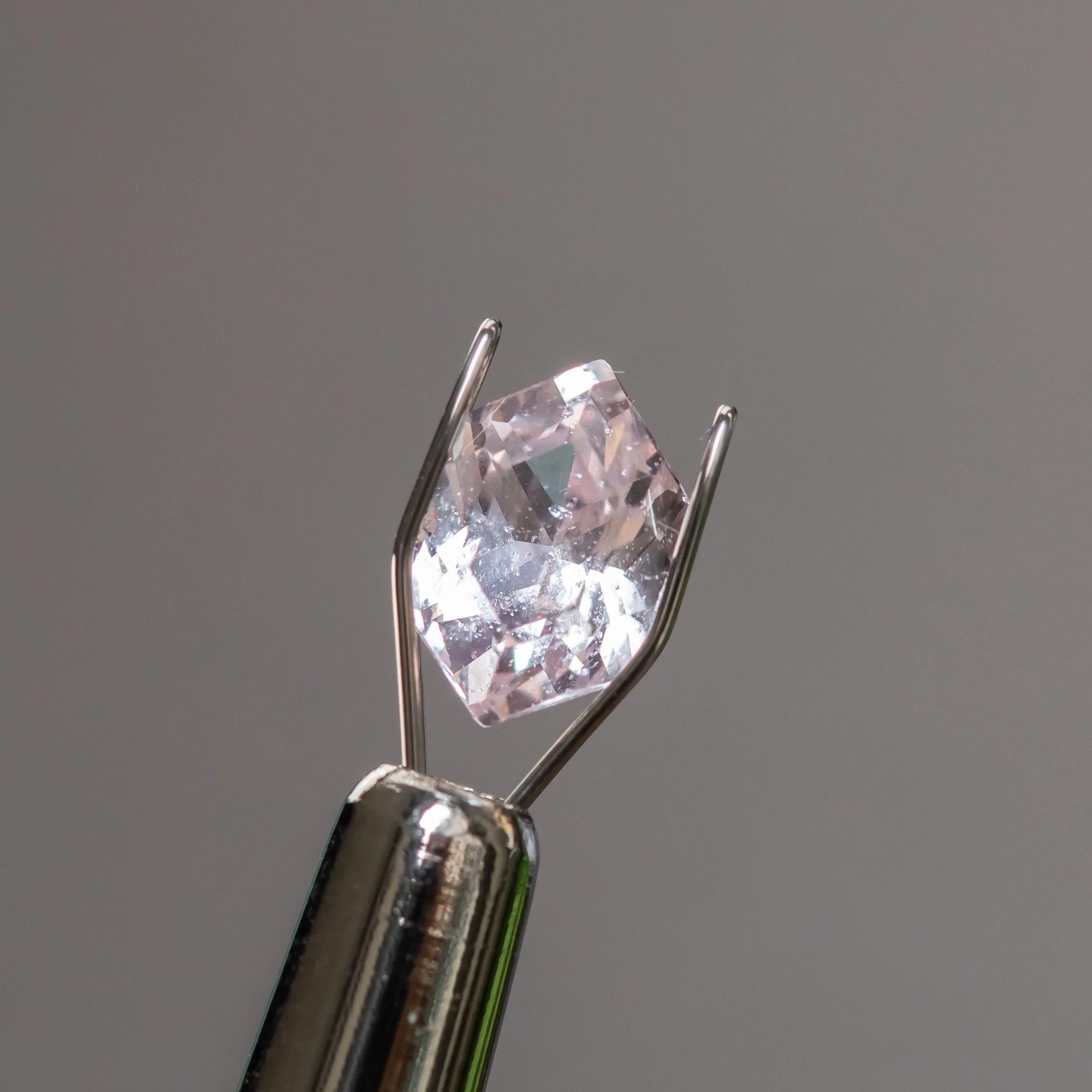 1.76CT ELONGATED HEXAGON SAPPHIRE, LIGHT PINK, 8.44X5.84X4.45MM, UNTREATED