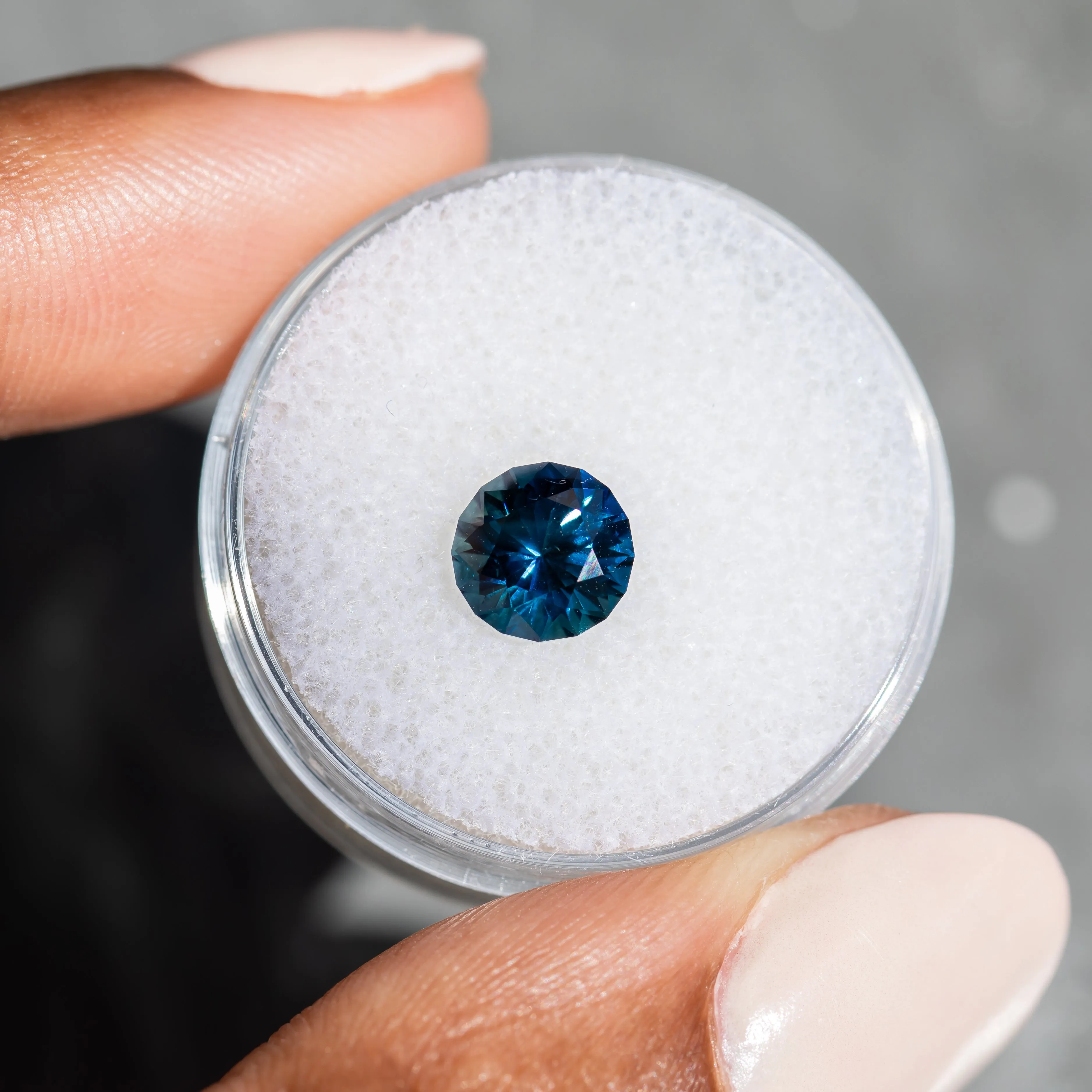 1.78CT ROUND GOMBE SAPPHIRE, DEEP BLUE TEAL, 7.10X4.86MM, UNTREATED.