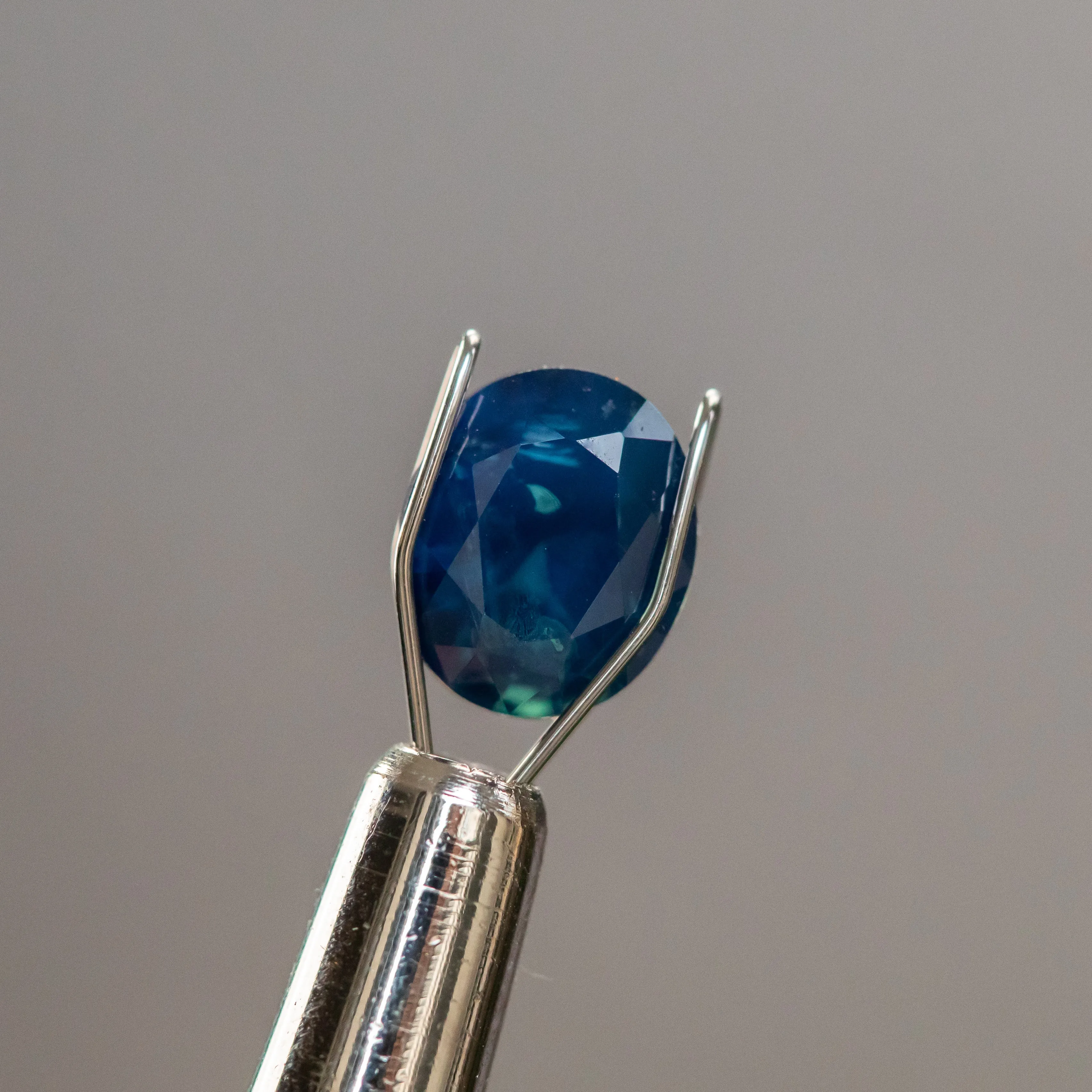 2.15CT NIGERIAN OVAL SAPPHIRE, SILKY TEAL BLUE, 8.31X6.96X4.64MM, UNTREATED