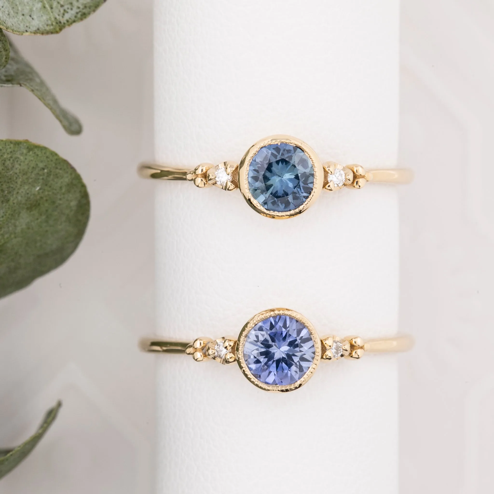 Estel Ring 5mm 0.55ct Blue Tunduru Sapphire 14K Gold