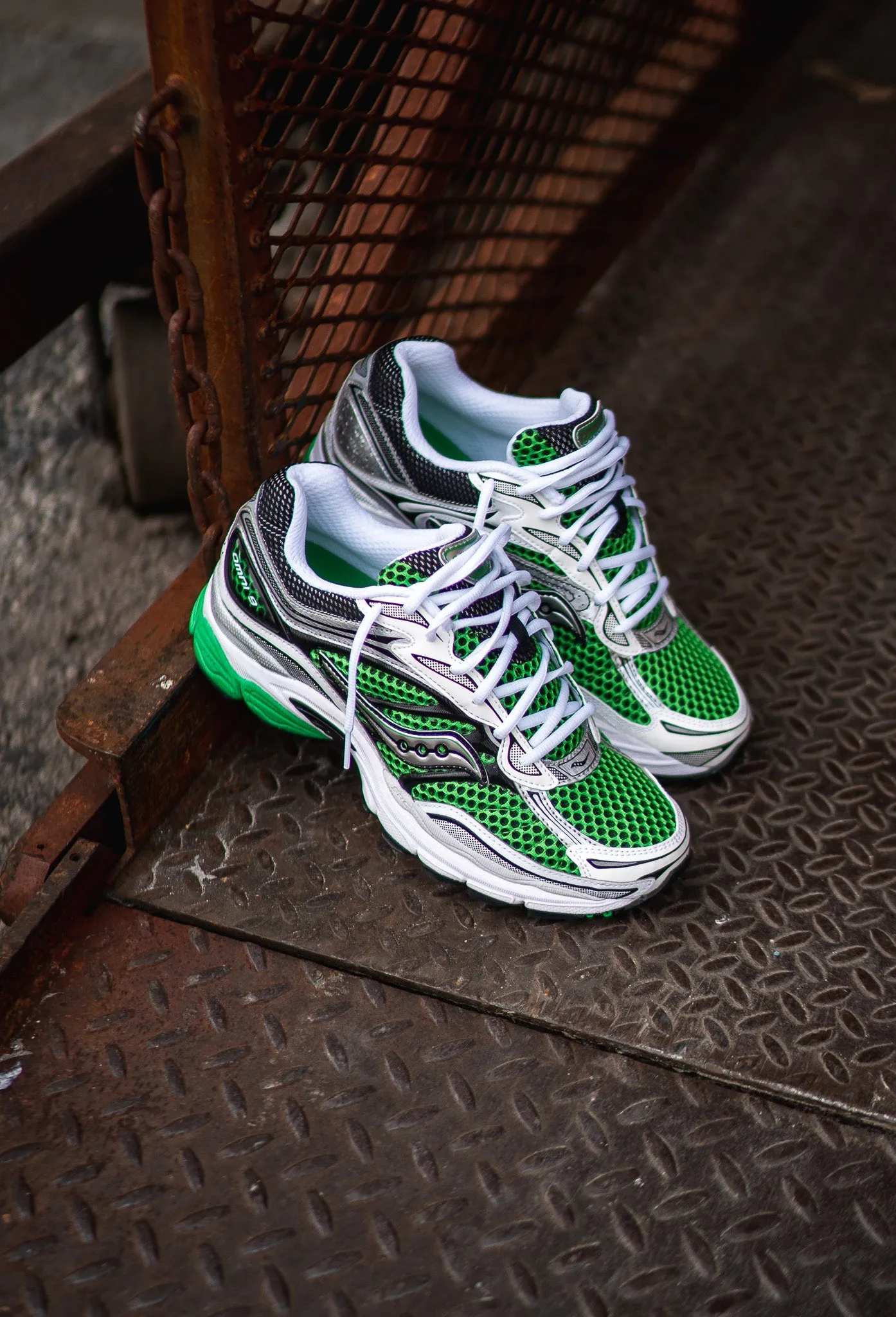 Mens Saucony OG ProGrid Omni 9 (Green/Silver)